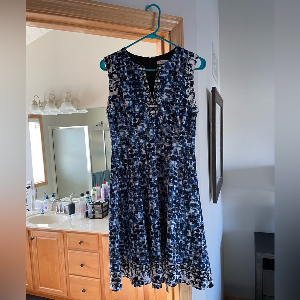 Woman’s dress size M